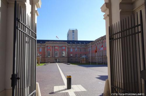 City Sightseeing, Potsdam, Potsdamer Stadtschloss