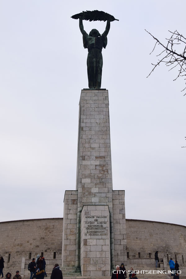 Freiheitsstatue, Budapest, Statue of Liberty