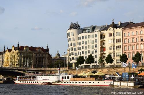 Tanzendes Haus, Prag