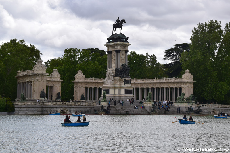Madrid, Retiro-Park, Monument für Alfons XII.